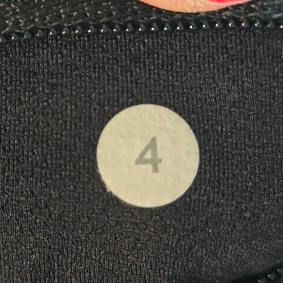 Lululemon Speed Short 2.5" FLAWED - 4 Pinstripe Black White / Black - Picture 6 of 7